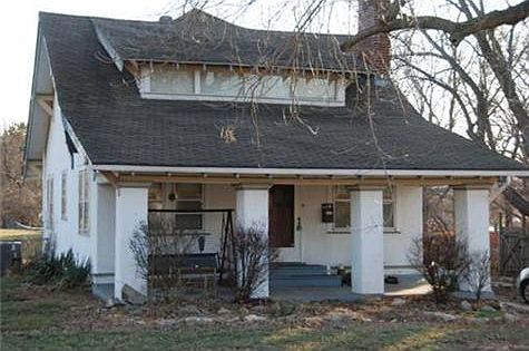 2nd image of 5811 Barrymore Dr
