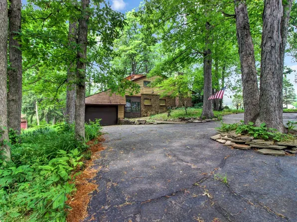 4 S Beulah Vista Dr, Hebron, IN 46341