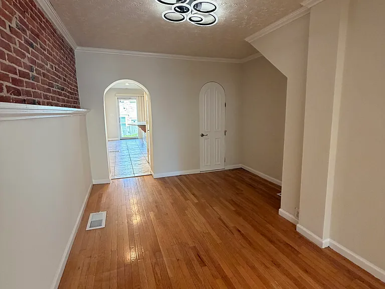 118 E Gittings St — Photo 5