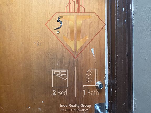 4th image of 1591 Kennedy Blvd #5