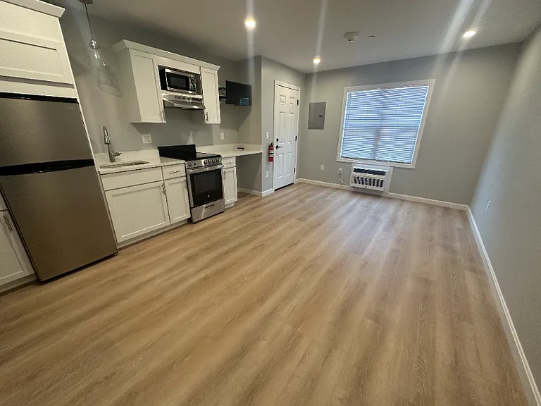 528 Ocean Blvd #8 — Photo 2