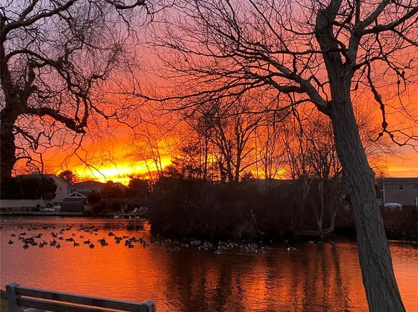 488 Everdell Avenue, West Islip, NY 11795