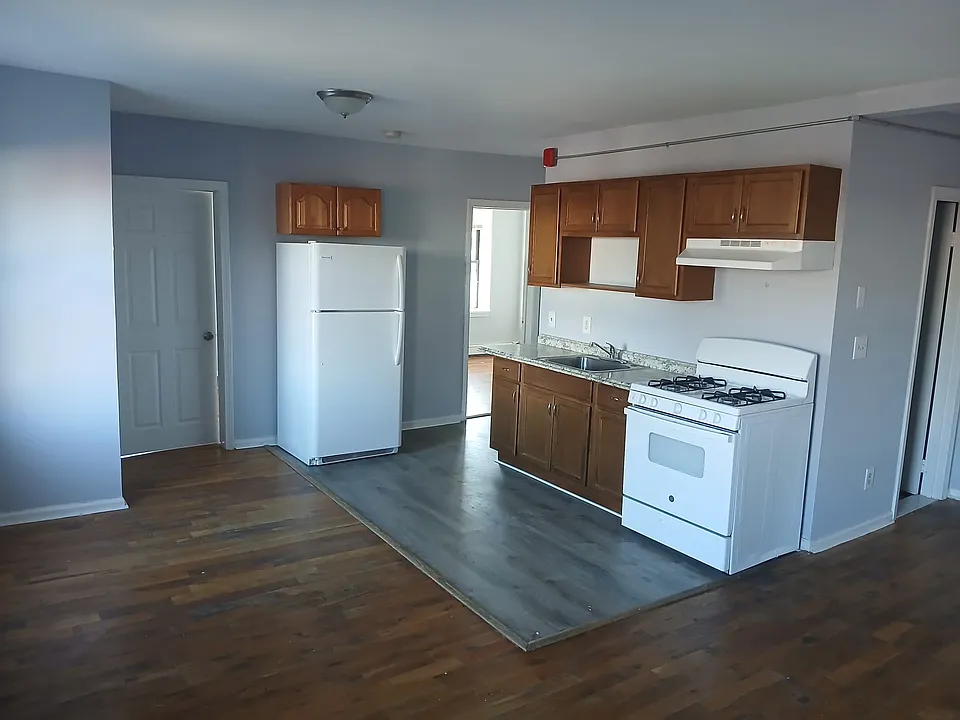 2260 Fairfield Ave #2D