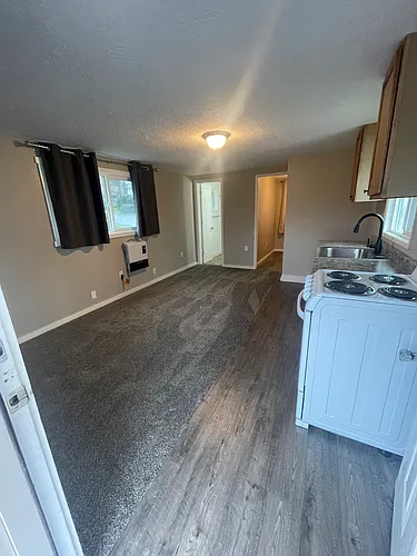 2200 NE Holmes Rd #3 Photo 1