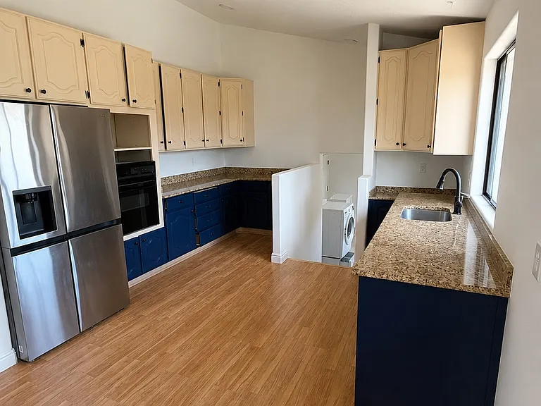 806 Parkway Dr — Photo 3