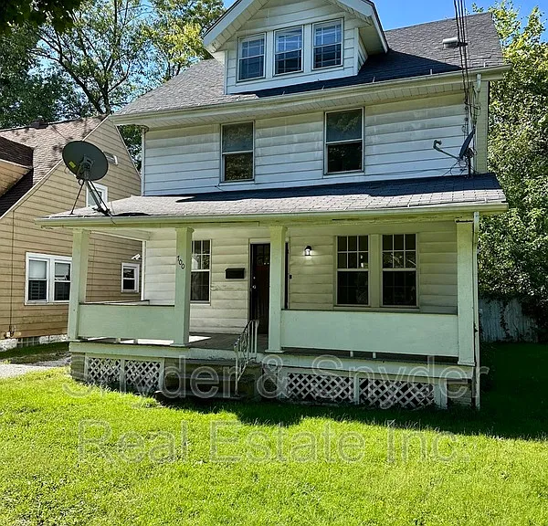 700 Noble Ave — Photo 1