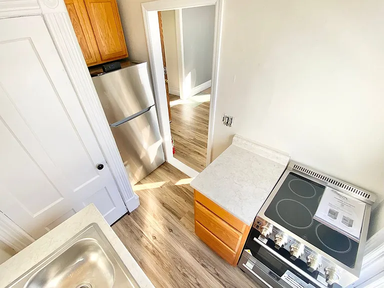 36 Clarke St — Photo 3
