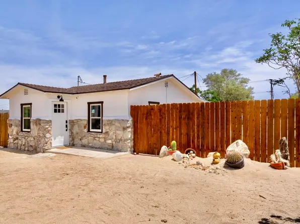 6451 Mountain View St, Joshua Tree, CA 92252