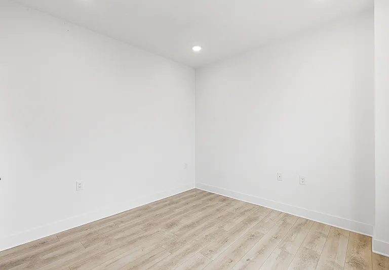 943 Washington Ave #501 — Photo 9
