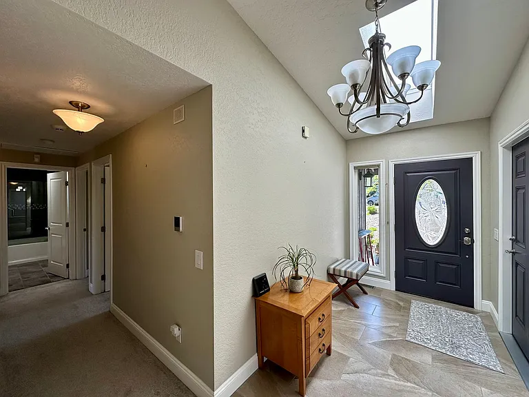 2710 Lakeridge Ln — Photo 2