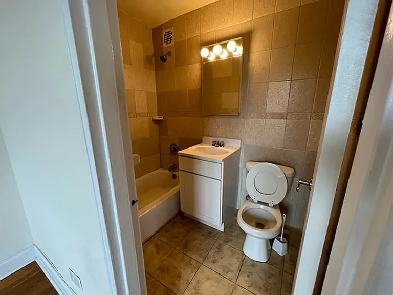 8635 21st Ave #3P — Photo 4