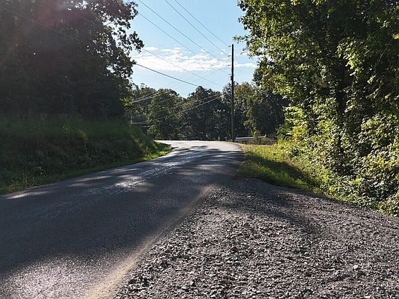 4th image of 45 Old Mine Rd