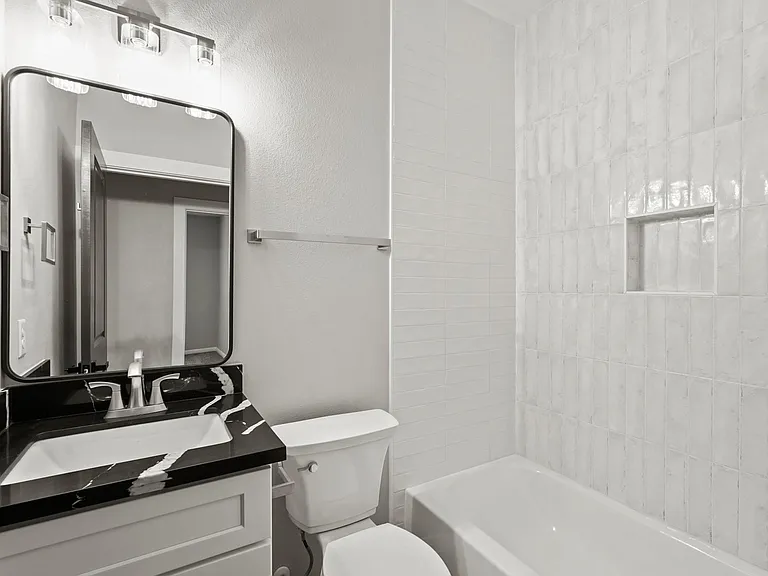 2113 Saint Charles St #A — Photo 9