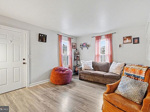 4th image of 62 Westfall St