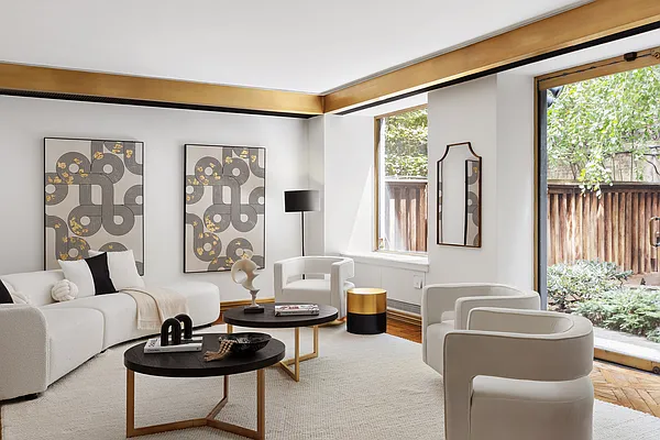 Sold by Compass | media 25