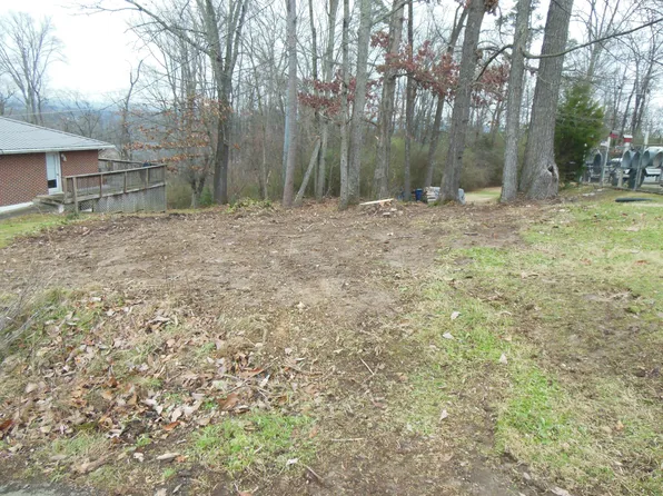 110 Perrin Ave, Rossville, GA 30741