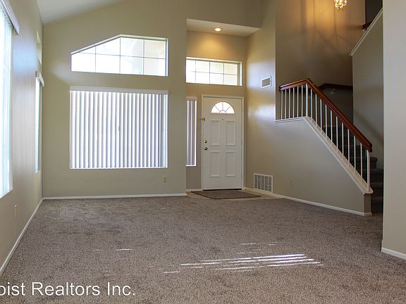 5th image of 10709 Blue Crest Dr