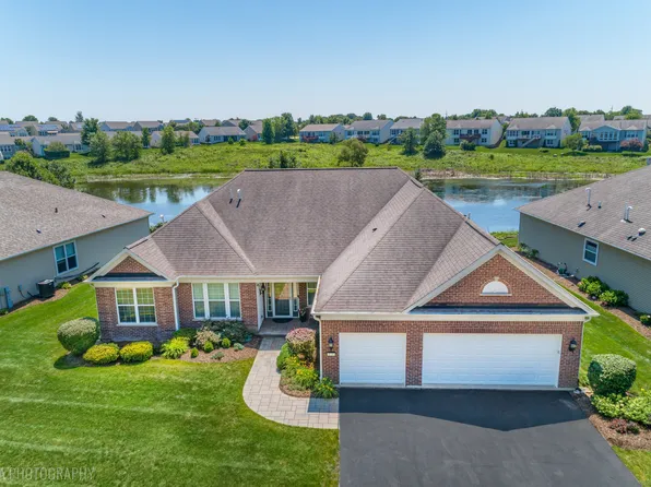 3737 Canton Cir, Mundelein, IL 60060