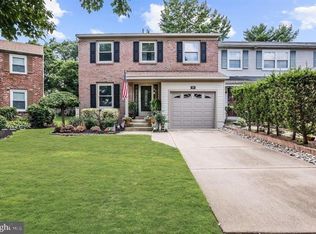 24 Farnwood Rd, Mount Laurel, NJ 08054