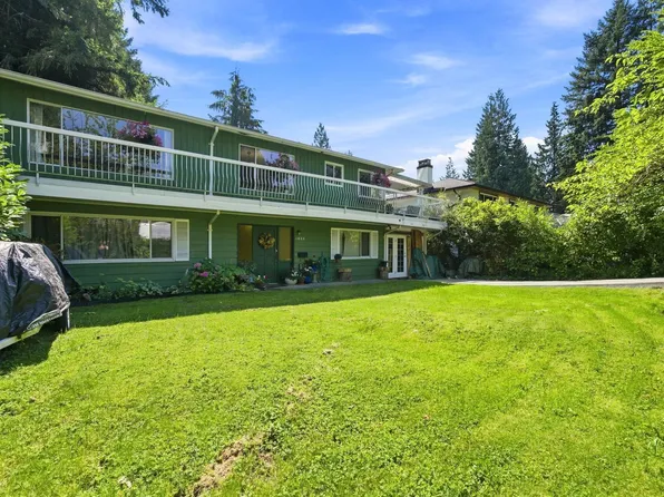 1033 Clements Ave, North Vancouver, BC V7R 2L3