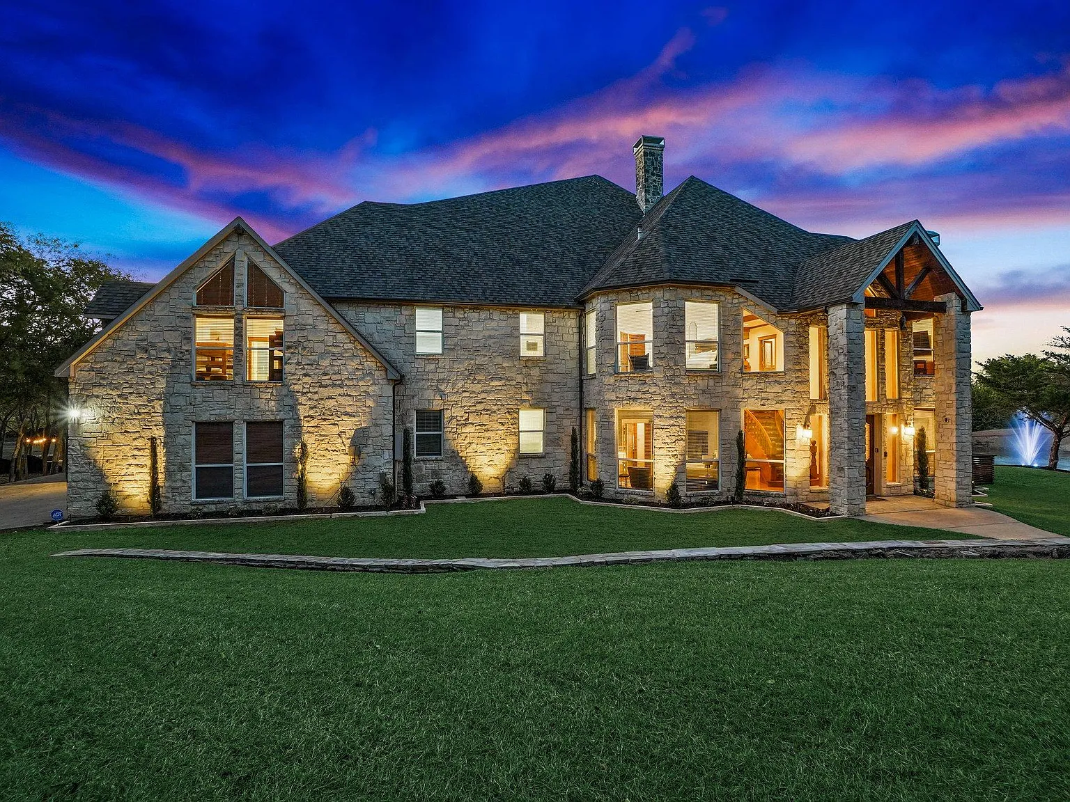 6 bed, 6246 sqft, $21,500 — Photo 1