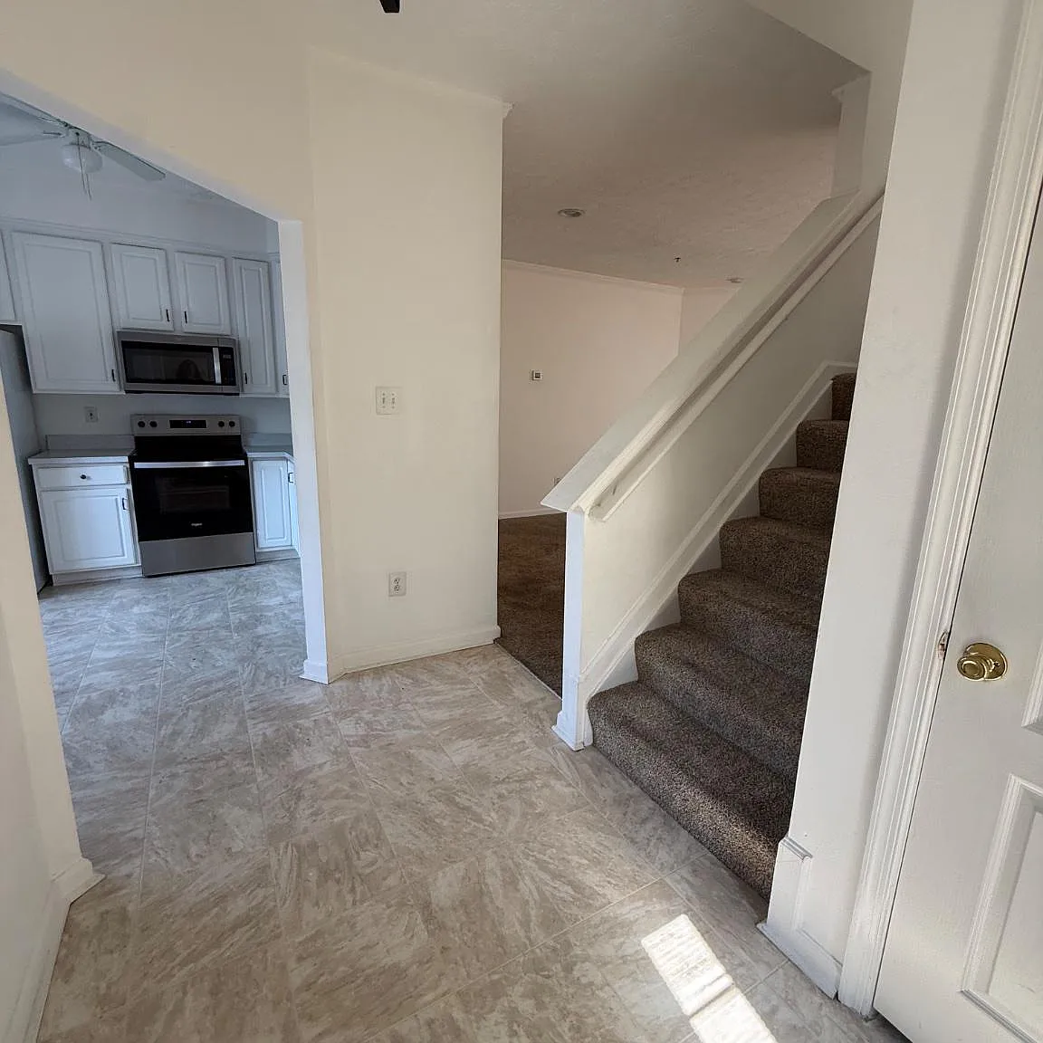 3 bed, 2.5 bath, 1758 sqft, $3,000 — Photo 4