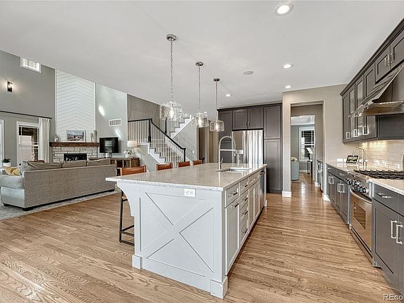 3rd image of 10482 Marigold Court