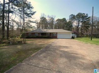 1632 Shannon Rd, Bessemer, AL 35022