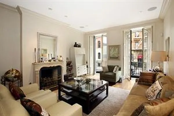 Rented by Douglas Elliman | media 15