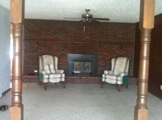 24 Westwood Ln, Huntington, WV 25704