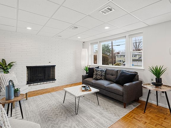 3rd image of 43 Lanewood Ave