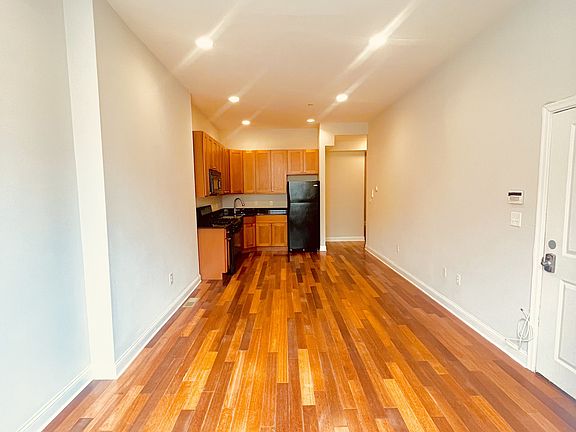 931 - 1 Kitchen