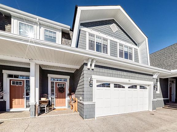 4th image of 44 S Riviera Way
