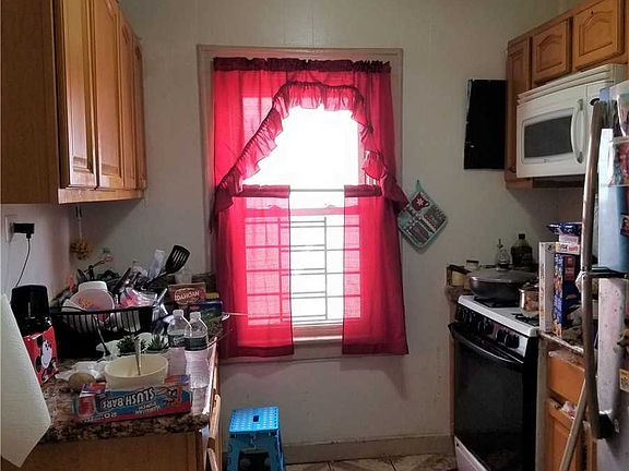 5th image of 9204 213th St