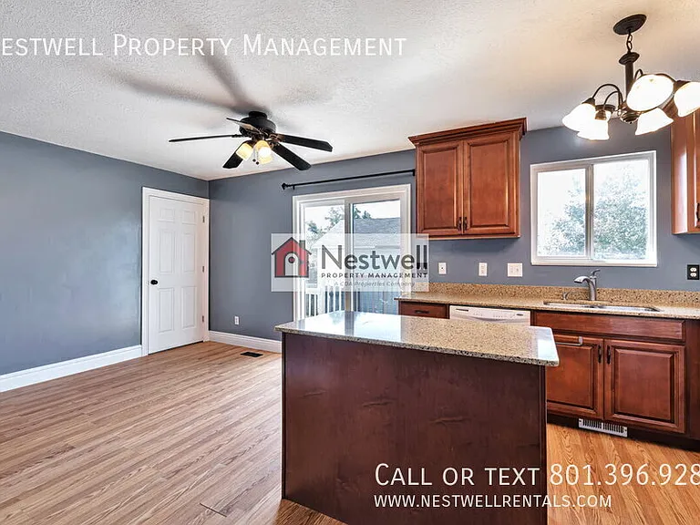 220 W 90 N — Photo 5