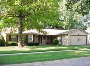 159 Brandywine Ave, Elk Grove Village, IL 60007