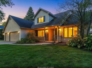 1610 King Of Arms Dr, Green Bay, WI 54313