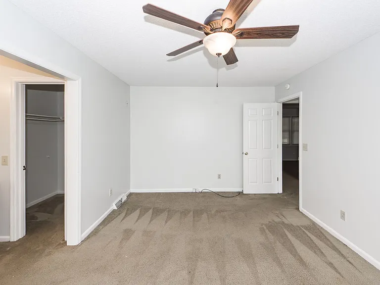 305 Chessington Cir — Photo 15