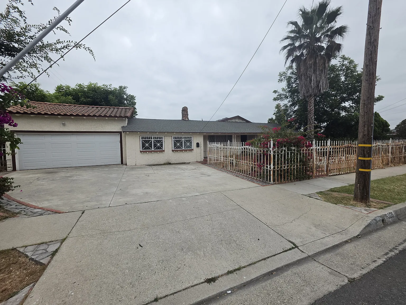 3 bed, 2112 sqft, $3,900 — Photo 1