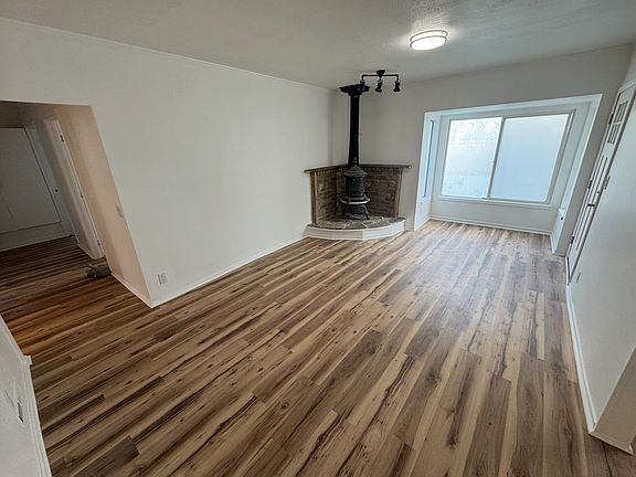 2nd image of 1035 W Main St