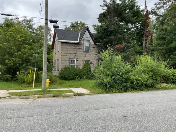 610 John St S, Gravenhurst, ON P1P 1J9
