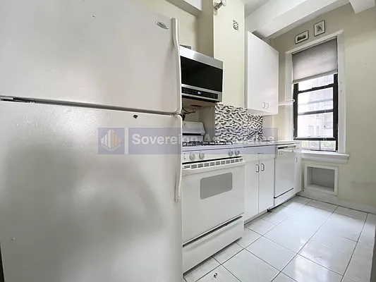 Rented by Sovereign Associates | media 7