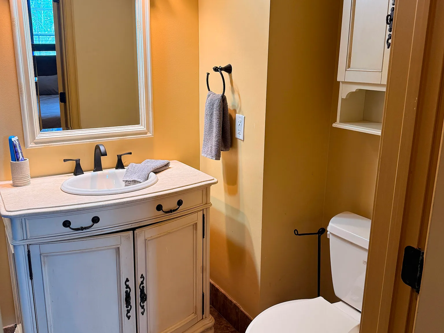 2 bed, 2.5 bath, 1212 sqft, $2,500 — Photo 4