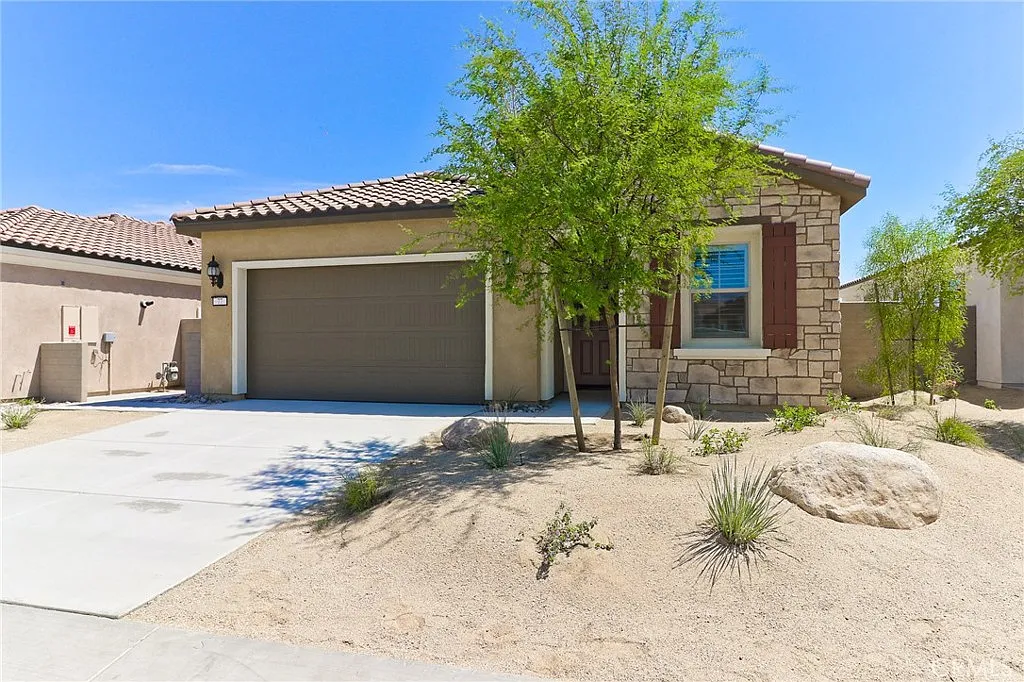 3 bed, 1657 sqft, $3,400 — Photo 2