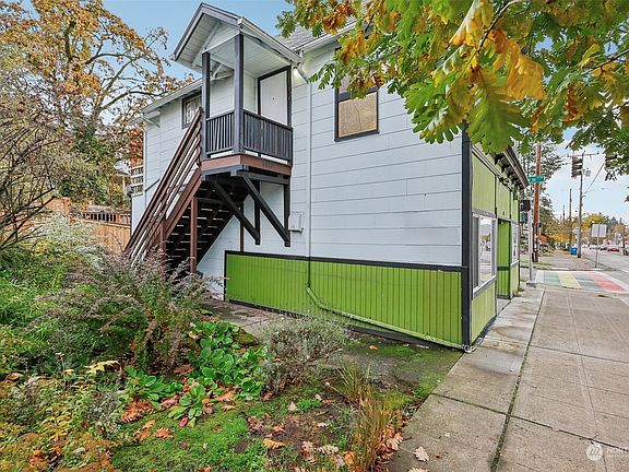 3rd image of 6630 Rainier Avenue S