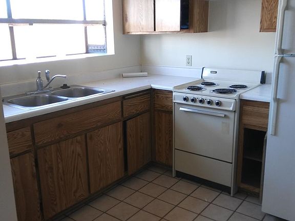 4th image of 423 N Eastwood Ave