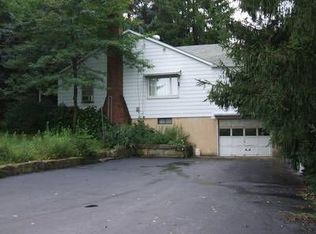 420 Foxwood Rd, Wampum, PA 16157