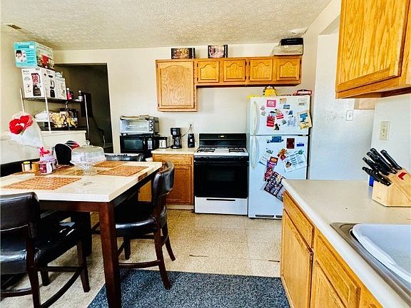 3rd image of 6412 Storer Ave