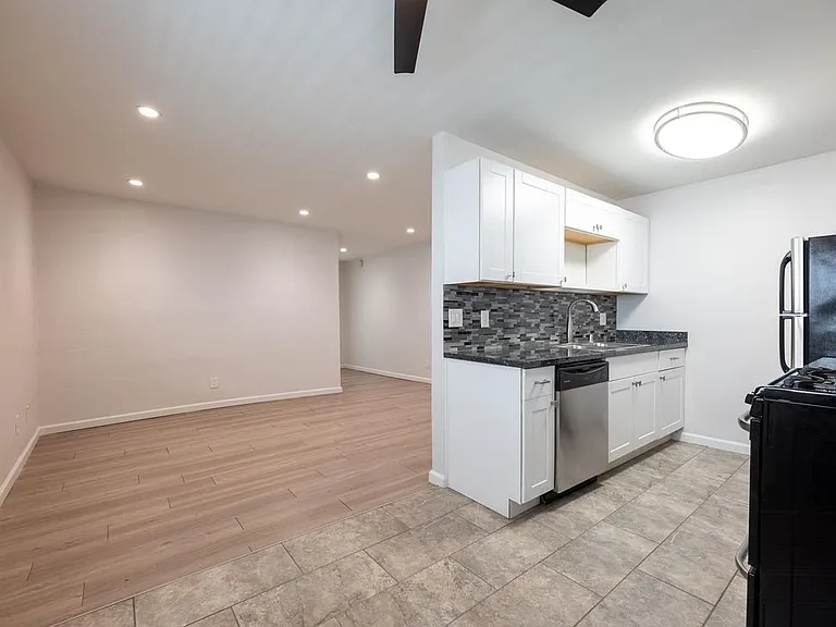 14417 Tiara St #103 — Photo 22