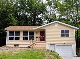 409 N East St, Fairfield, IA 52556